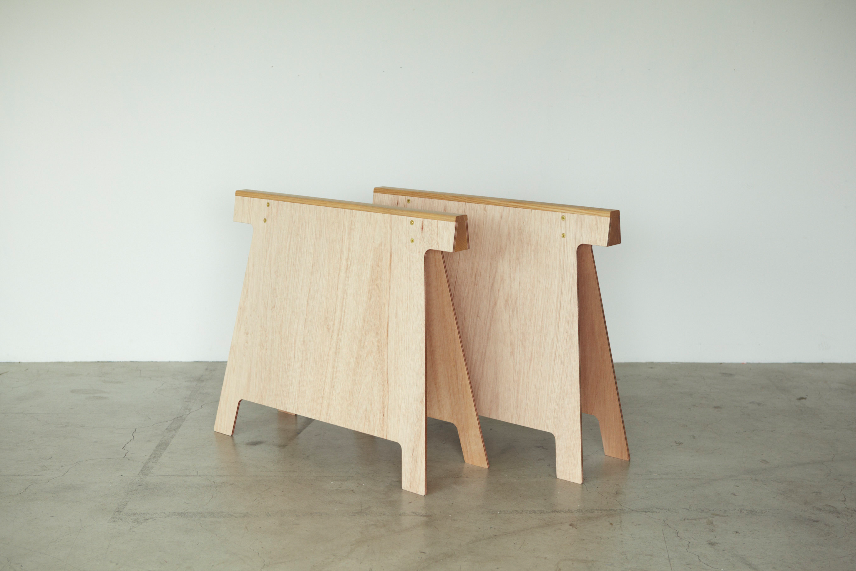 plywood pony   (プライウッドのポニー)