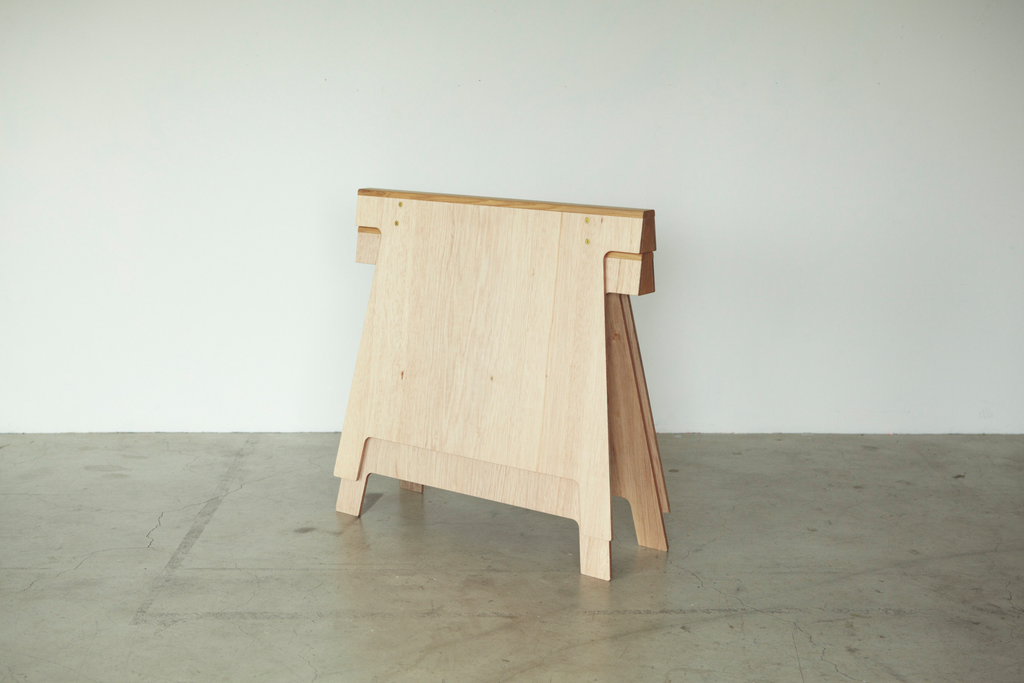 plywood pony   (プライウッドのポニー)