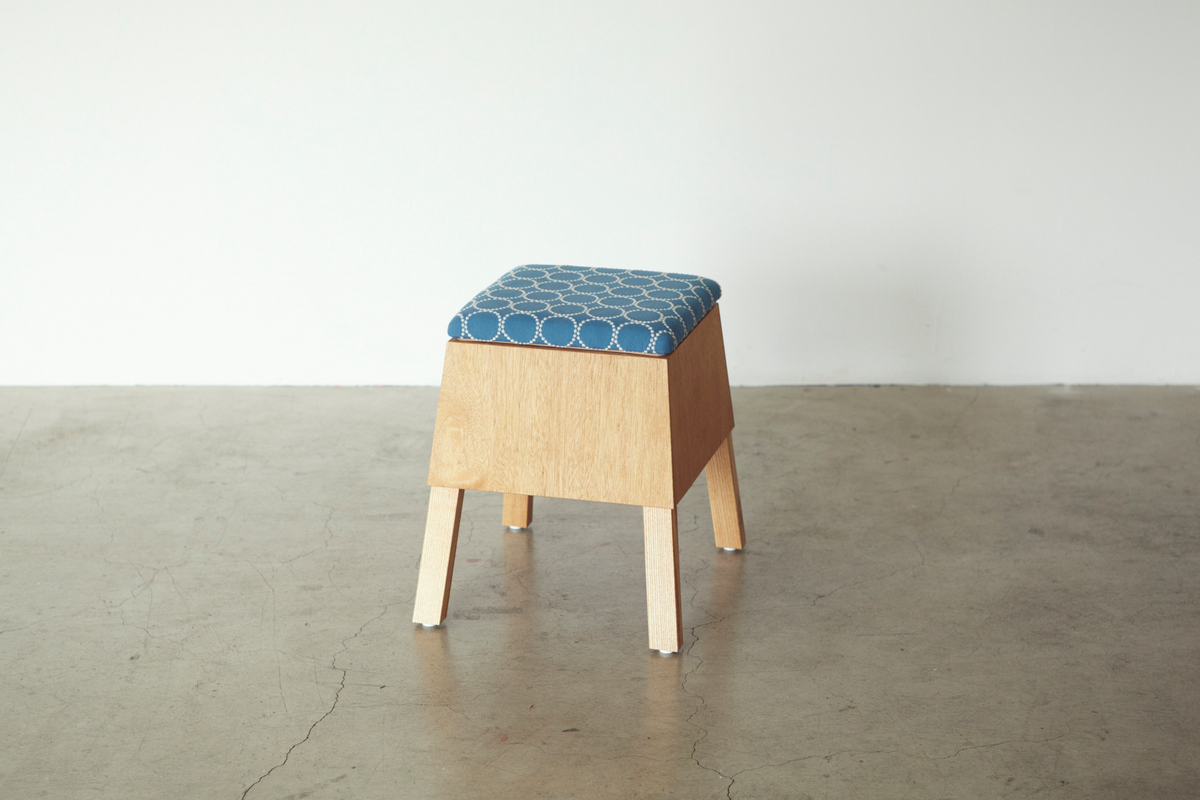 koloro-stool mina.ver (コロロスツール ミナ.ver) – 伊千呂オリジナル koloro-stool mina.ver (コロロスツール ミナ.ver) – 伊千呂オリジナル