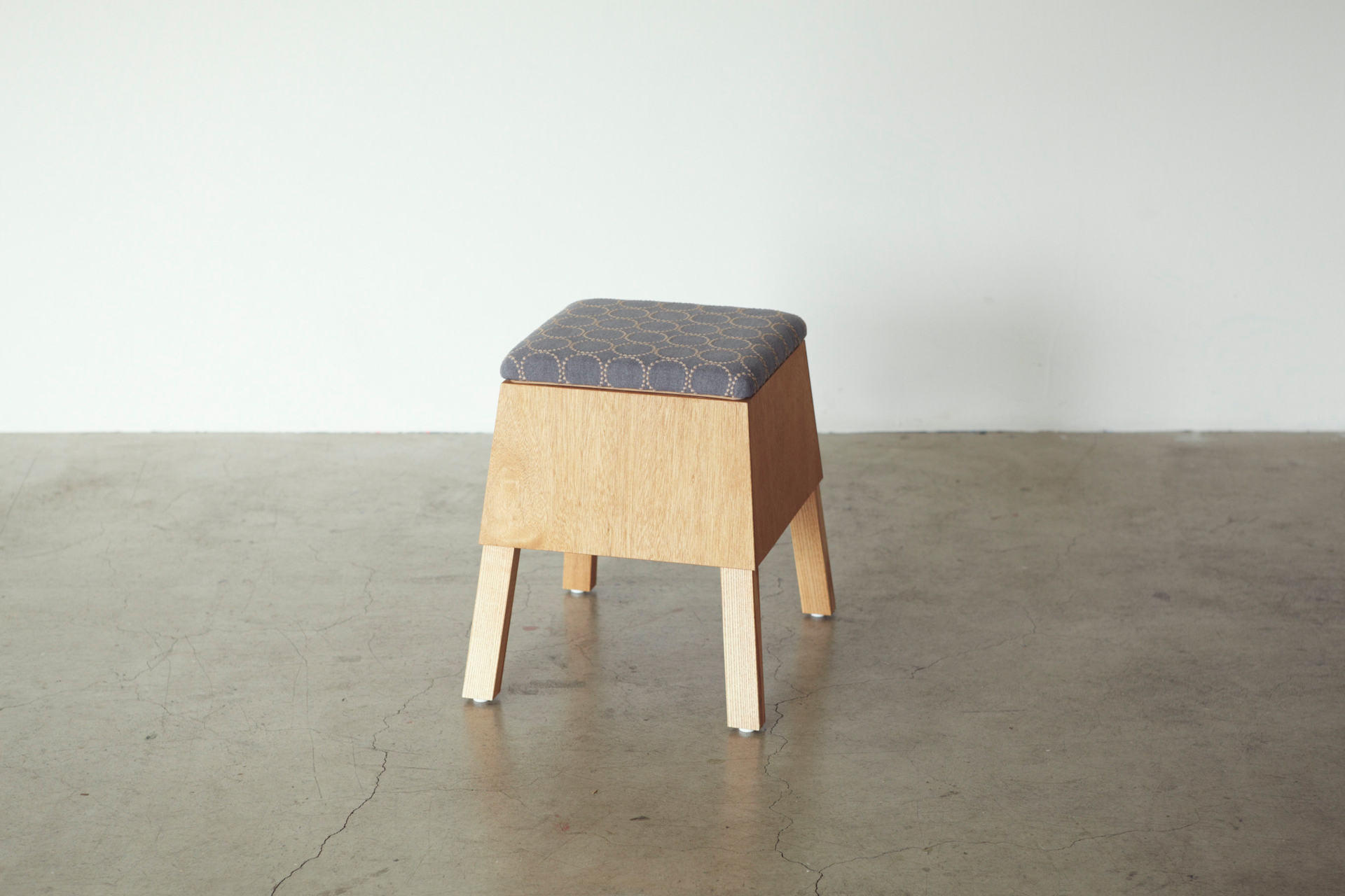 ミナペルホネン　スツール　コロロスツール koloro-stool mina.ver (コロロスツール ミナ.ver) – 伊千呂オリジナル