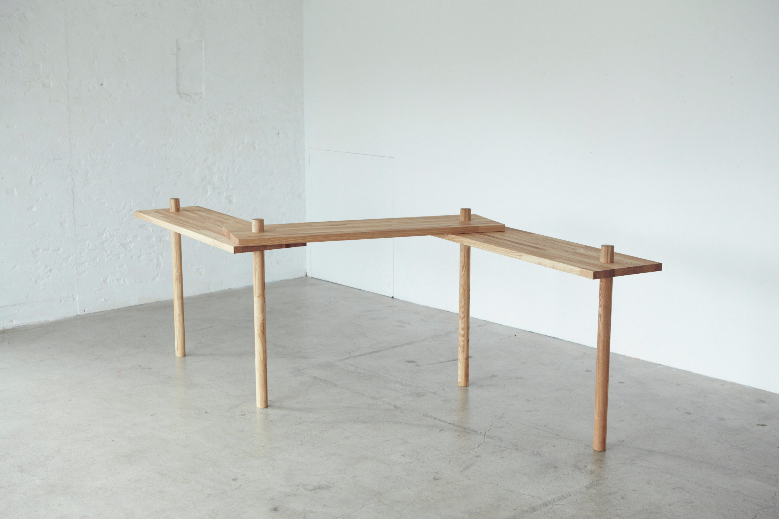 zigzag table   (ジグザグテーブル)